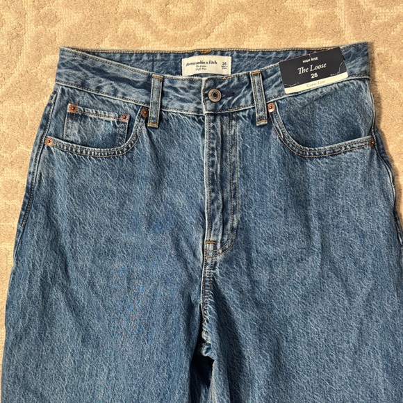 NWT A&F Curve Love High Rise Loose Jean Medium Wash Size 26 - Picture 5 of 6